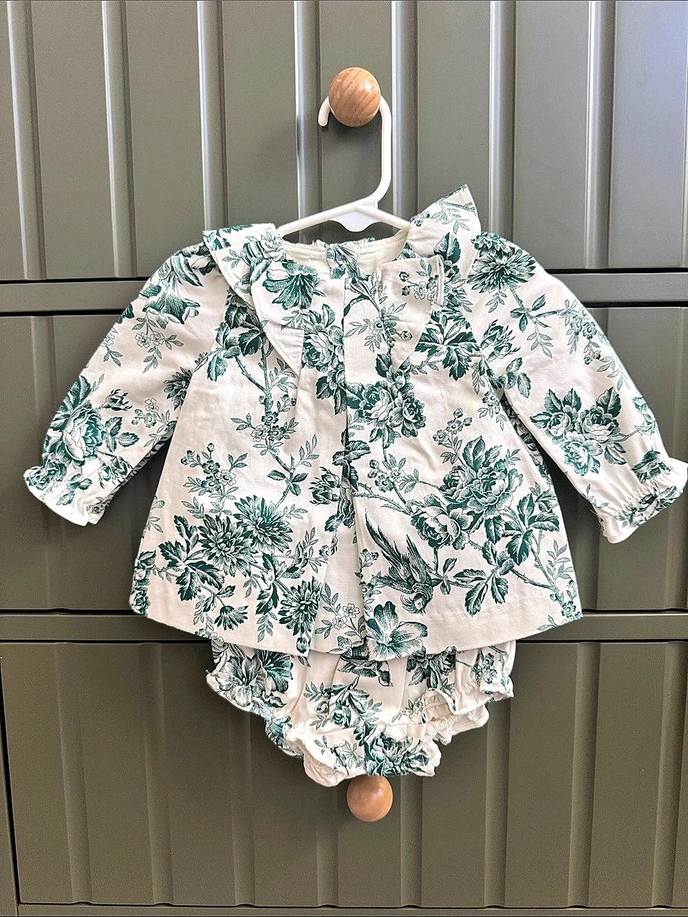 NWT! Janie and Jack L/S Green Floral 2 Piece Set  (Size 3-6 months)